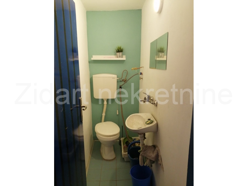 Будинок, 1313 м², 95 000$ — FAKTOR